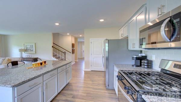 73 Ridgehaven DR, Waynesville, NC 28786