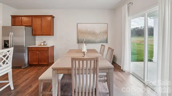 73 Laurel Pointe DR, Waynesville, NC 28785