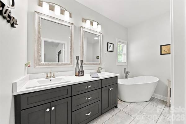 1350 Sam Hefner RD, Granite Falls, NC 28630