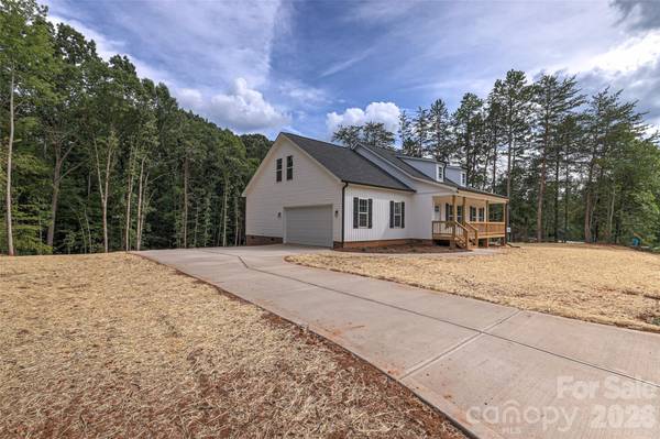 192 Rambler LN, Blacksburg, SC 29702