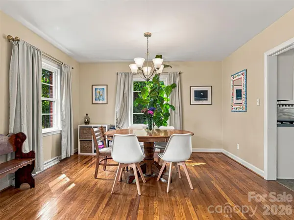15 Lynnstone CT, Asheville, NC 28805