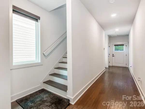 931 Cityscape DR, Charlotte, NC 28205
