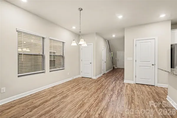 6863 Good News DR, Charlotte, NC 28215