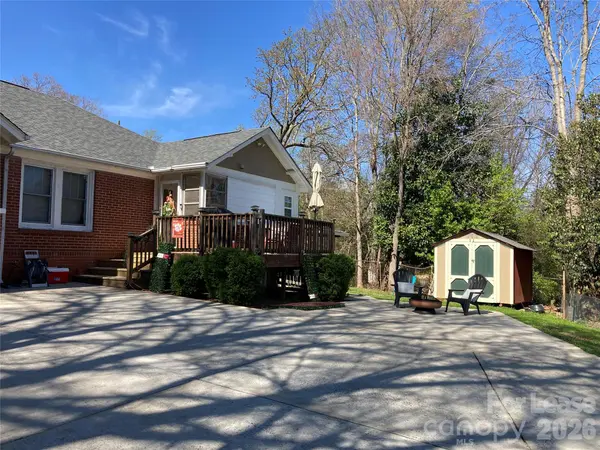 213 Auten CIR, Mount Holly, NC 28120