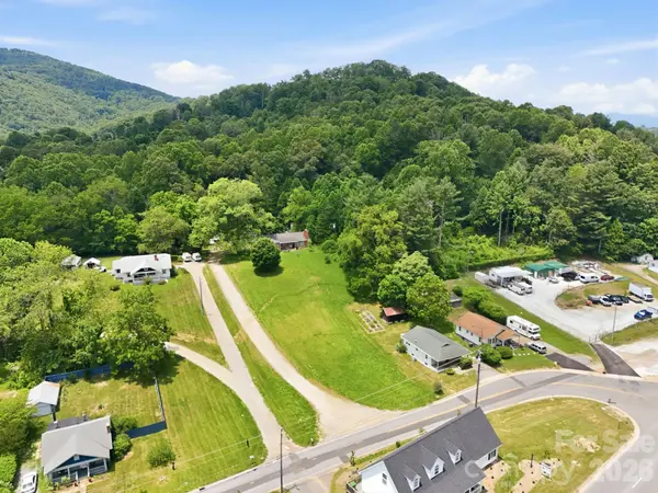 374 Old County Home RD, Asheville, NC 28806