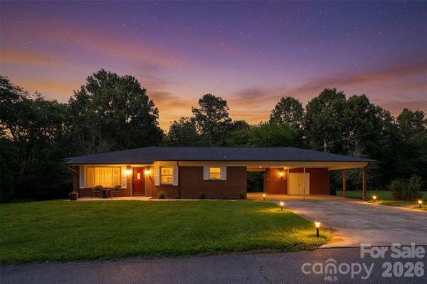 76 Ken Smith LN, Taylorsville, NC 28681