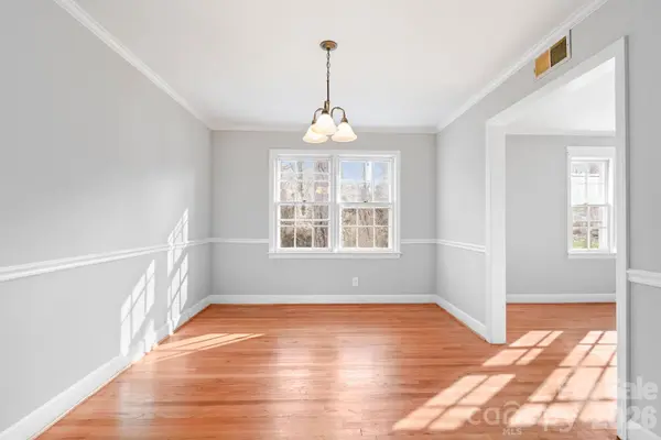 624 Brentwood CT, Winston Salem, NC 27104