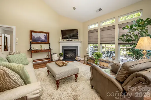 10211 Linksland DR, Huntersville, NC 28078