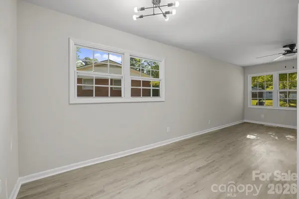 432 Springhill DR, Matthews, NC 28104