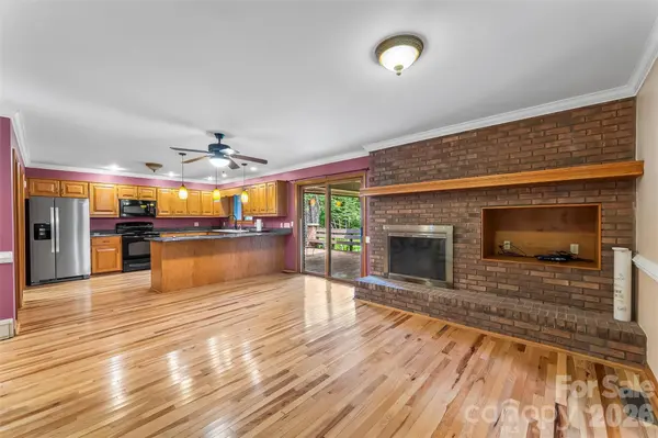 60 Monte Vista DR, Waynesville, NC 28786
