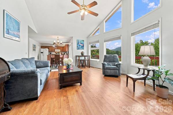 58 Sequoia TRL, Leicester, NC 28748