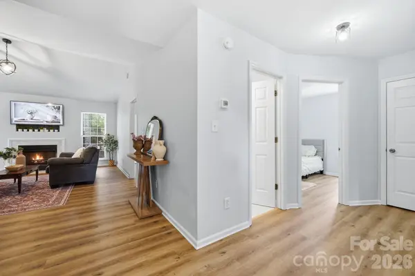 1008 Raywood CT, Matthews, NC 28104