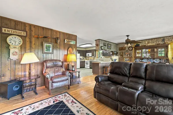 518 Nicholson Cove RD, Cullowhee, NC 28723