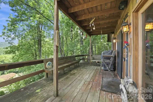 518 Nicholson Cove RD, Cullowhee, NC 28723