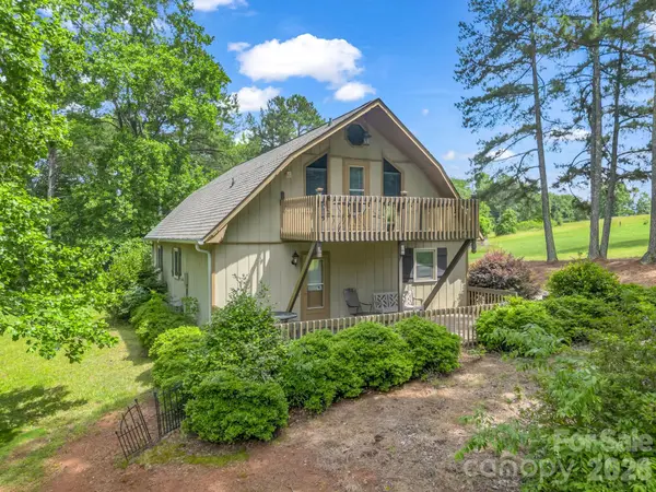 90 Mcentire RD, Tryon, NC 28782