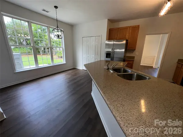 5867 Crimson Oak CT, Harrisburg, NC 28075