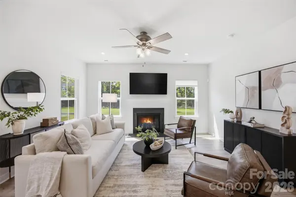 6428 Cambridge DR, Harrisburg, NC 28075