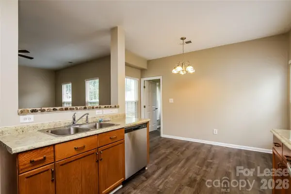 601 N Mulberry ST, Statesville, NC 28677