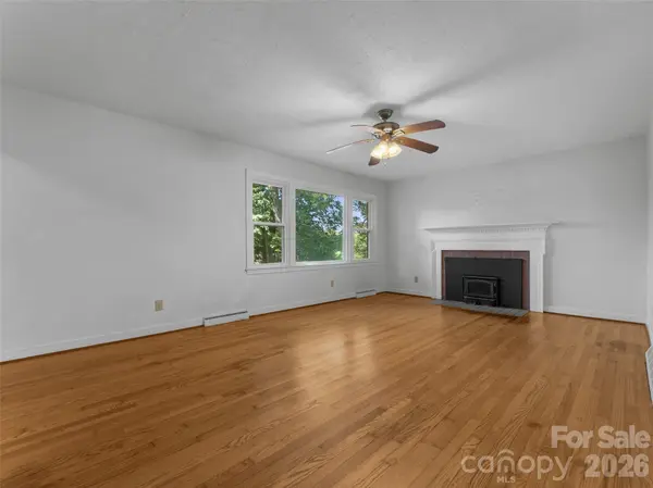 116 Candler School RD, Candler, NC 28715