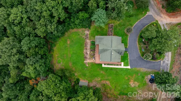 422 Ridge Creek DR, Taylorsville, NC 28681
