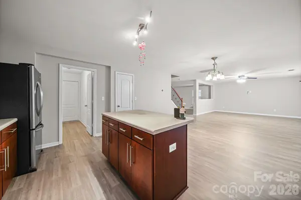 9220 Seamill RD, Charlotte, NC 28278