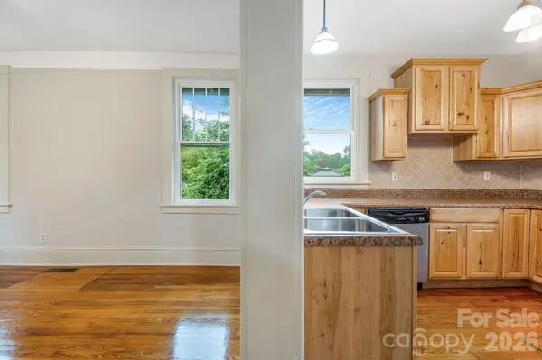 181 Courtland PL, Asheville, NC 28801