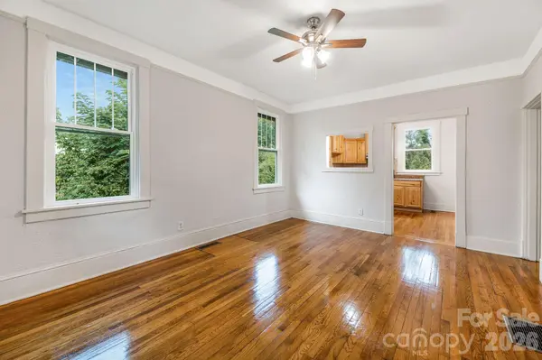 181 Courtland PL, Asheville, NC 28801