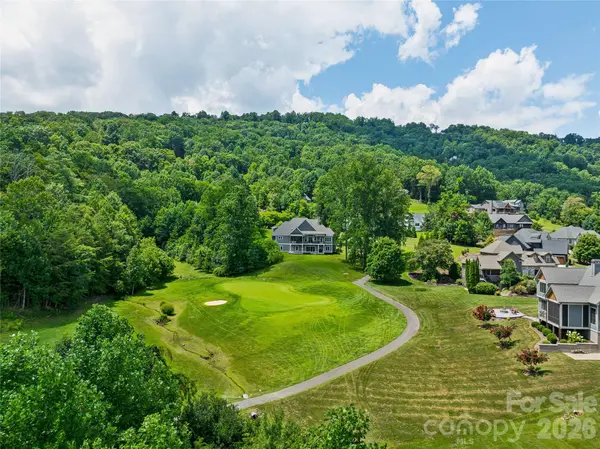 143 Gracie LN, Mills River, NC 28759