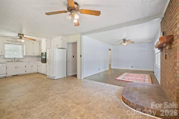 147 Oakdale CIR, Mocksville, NC 27028