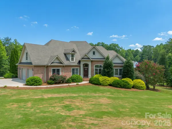 121 Cheyenne LN, Statesville, NC 28677
