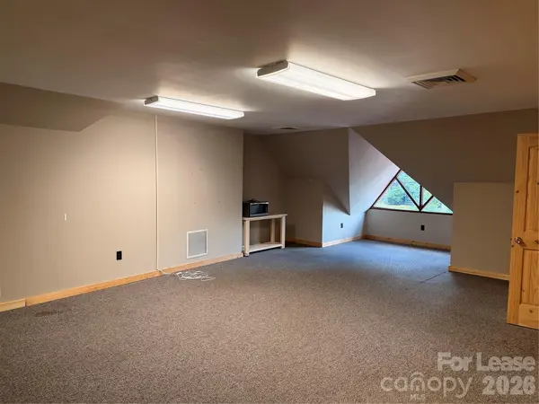 206 E State ST, Black Mountain, NC 28711