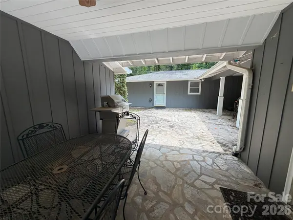 250 Luther Burbank DR, Lake Lure, NC 28746