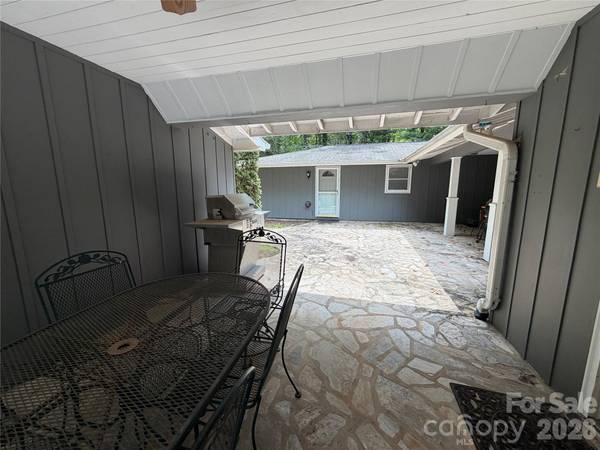 250 Luther Burbank DR, Lake Lure, NC 28746