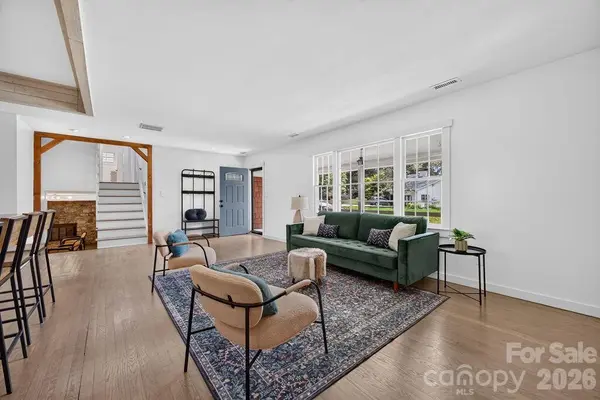 23 Clearbrook RD, Asheville, NC 28805
