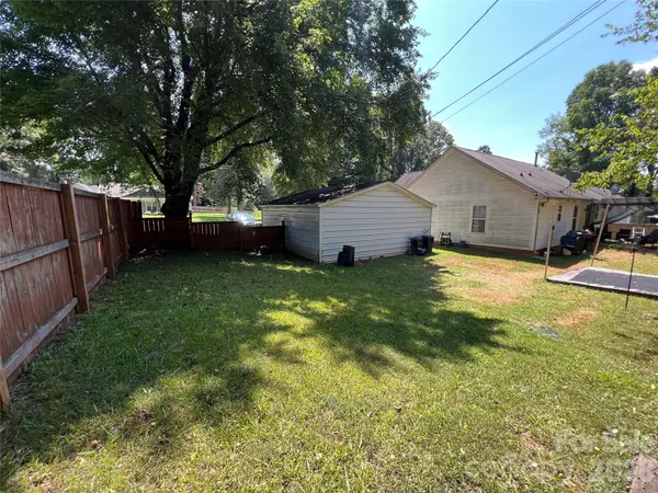 2630 Larry DR, Charlotte, NC 28214