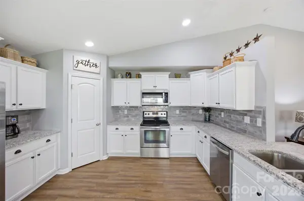 5716 Piney Pointe DR, Concord, NC 28025