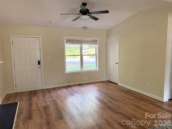 6625 Cool Water CT, Charlotte, NC 28215