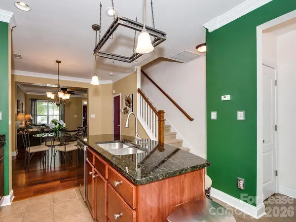 301 Hurston CIR, Charlotte, NC 28208