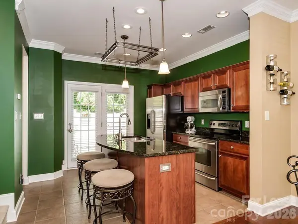 301 Hurston CIR, Charlotte, NC 28208