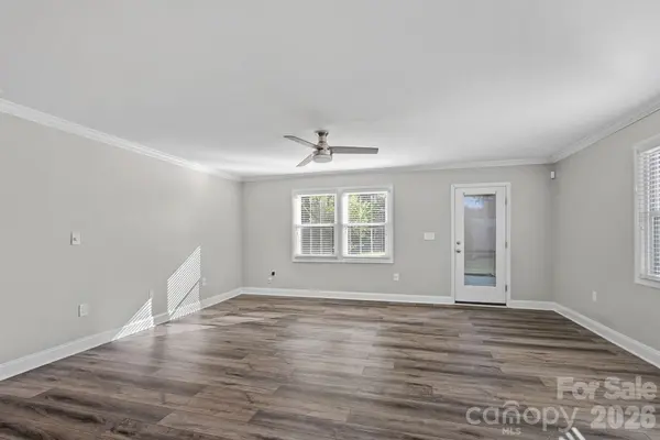 2561 Lumina AVE, Charlotte, NC 28208