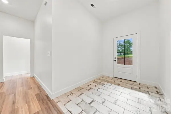 1035 Hawksbill DR, Morganton, NC 28655
