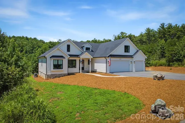 2124 Starlight LN, Morganton, NC 28655