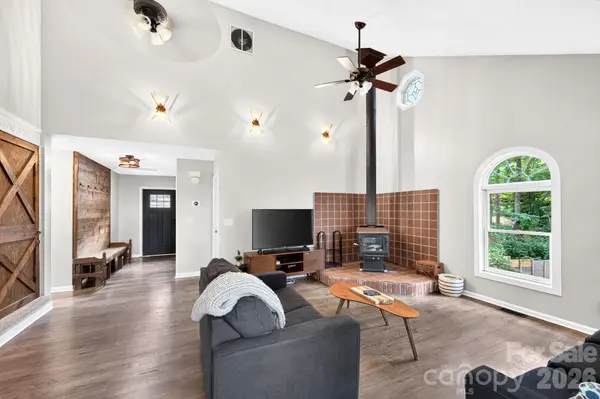232 Ladson Spring TRL, Mills River, NC 28759