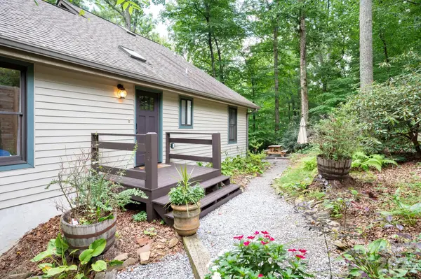 232 Ladson Spring TRL, Mills River, NC 28759