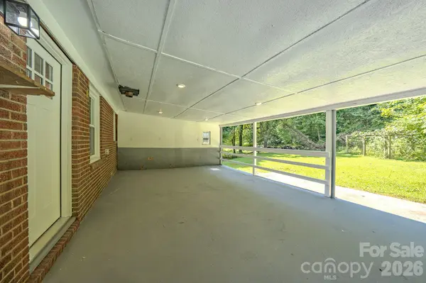 8525 US 25/70 HWY, Marshall, NC 28753