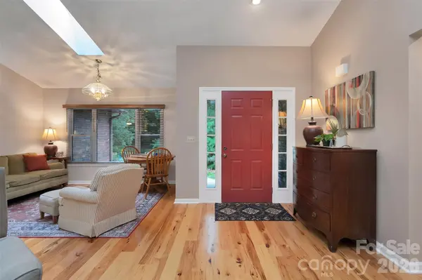 542 Soquili DR, Brevard, NC 28712