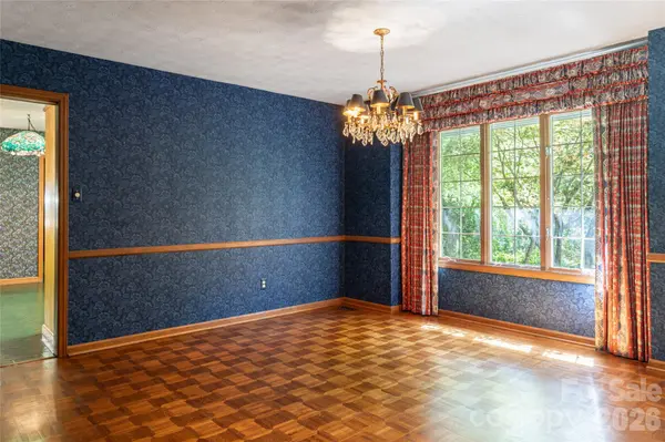 25 E Forest RD, Asheville, NC 28803