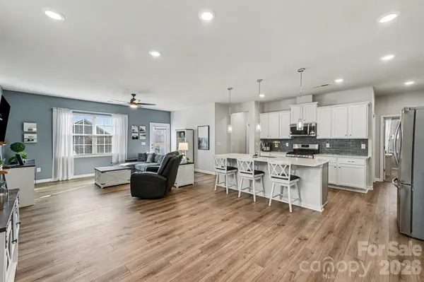 125 White Apple WAY, Statesville, NC 28625