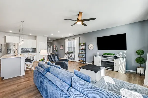 125 White Apple WAY, Statesville, NC 28625