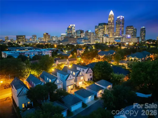 711 E 8th ST, Charlotte, NC 28202
